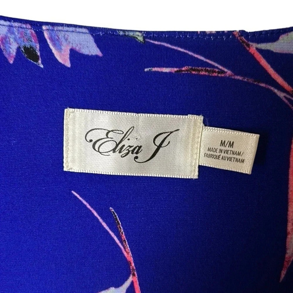 ELIZA J faux wrap floral dress. Fit&flare,belted,surplice, cap sleeves, - Picture 9 of 10